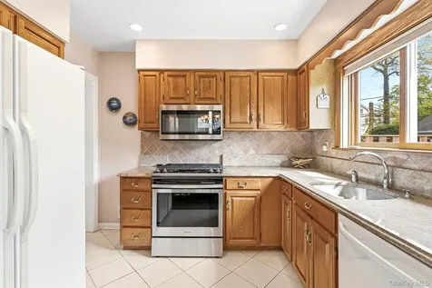 95 Smith Avenue White Plains NY 10605