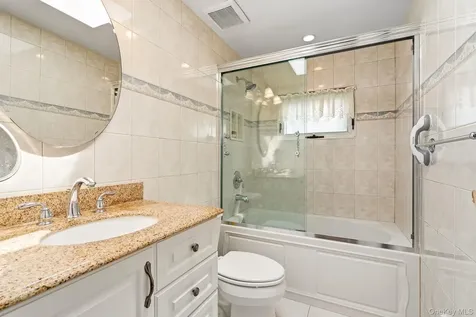 95 Smith Avenue White Plains NY 10605