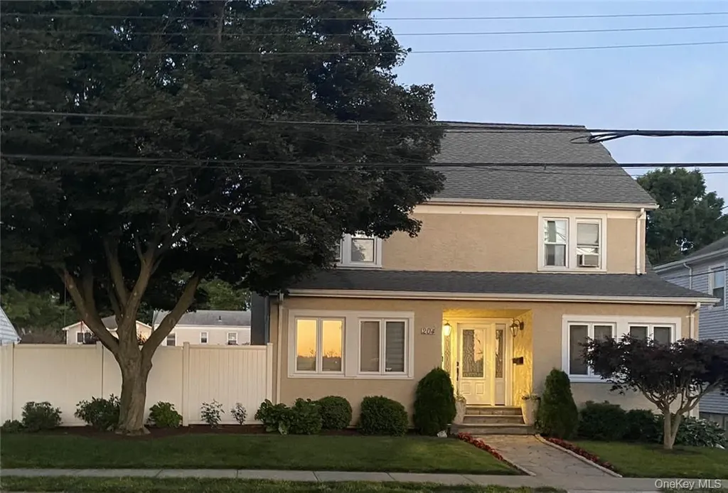 204 Lakeview Avenue West Harrison NY 10604