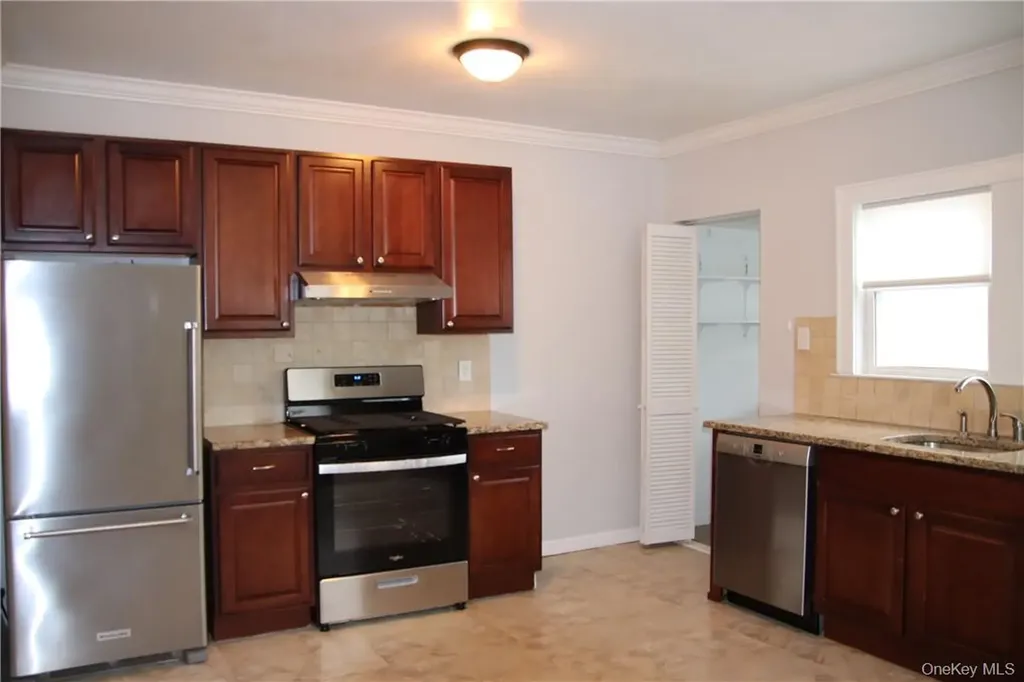 204 Lakeview Avenue West Harrison NY 10604