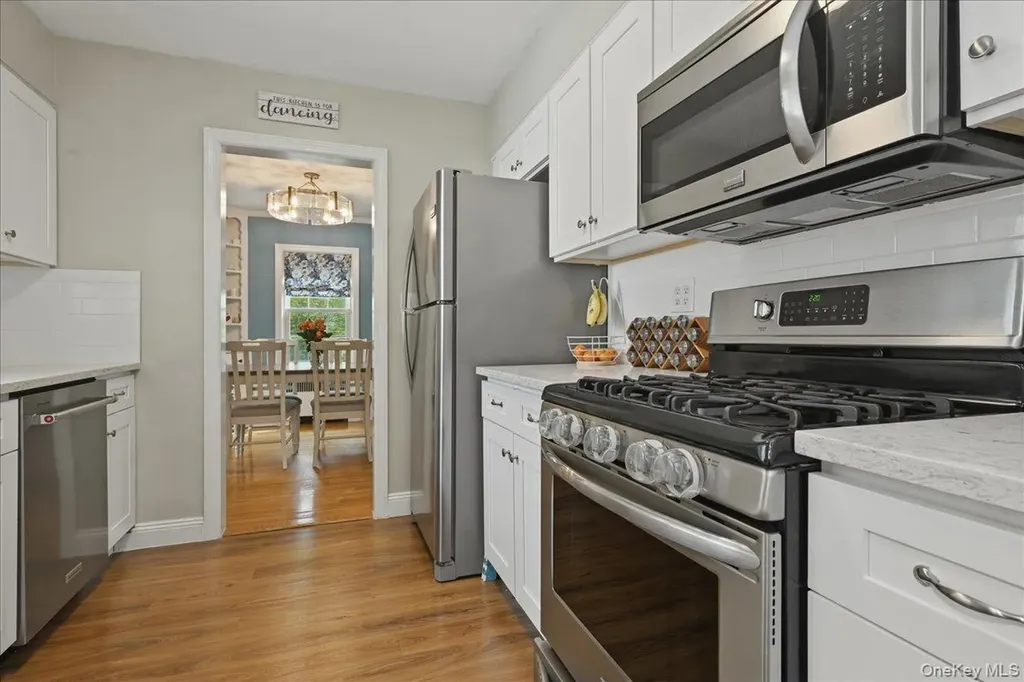 52 Wisteria Avenue Mineola NY 11501