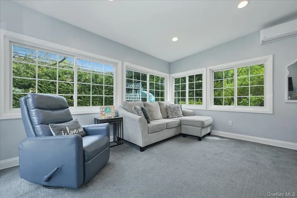 52 Wisteria Avenue Mineola NY 11501