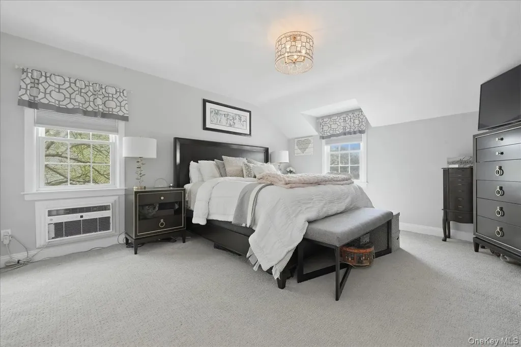 52 Wisteria Avenue Mineola NY 11501