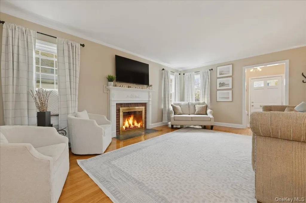 52 Wisteria Avenue Mineola NY 11501