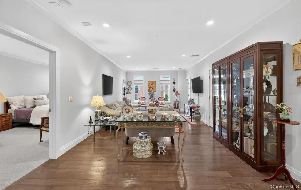 32103 Spruce Pond Circle Plainview NY 11803
