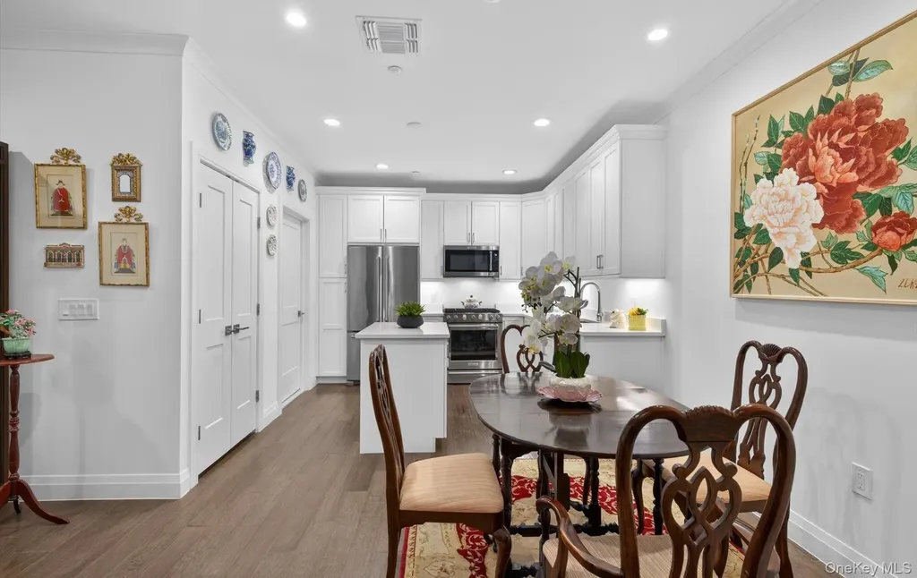 32103 Spruce Pond Circle Plainview NY 11803