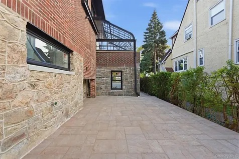 40 Calhoun Avenue New Rochelle NY 10801