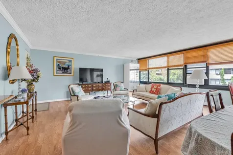 166-26 Powells Cove Boulevard Beechhurst NY 11357