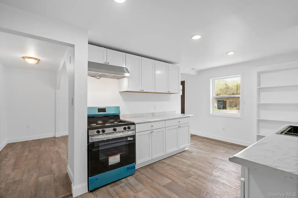 637 Violet Avenue Hyde Park NY 12538