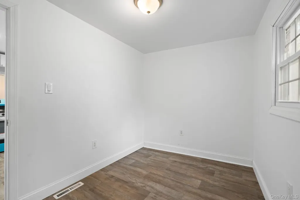 637 Violet Avenue Hyde Park NY 12538