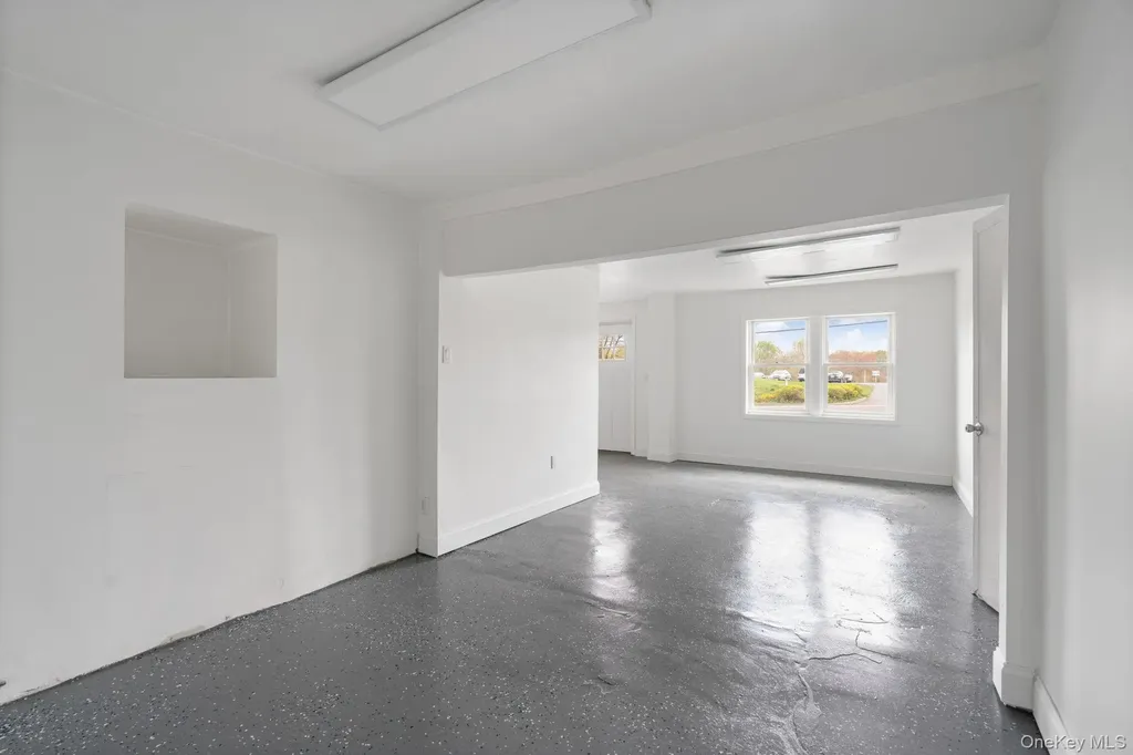 637 Violet Avenue Hyde Park NY 12538