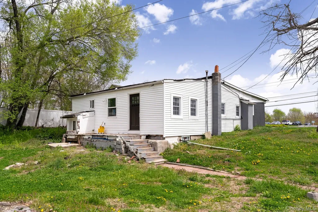 637 Violet Avenue Hyde Park NY 12538
