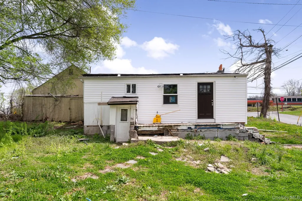 637 Violet Avenue Hyde Park NY 12538