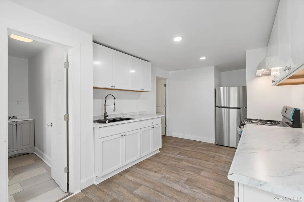 637 Violet Avenue Hyde Park NY 12538