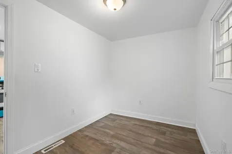 637 Violet Avenue Hyde Park NY 12538