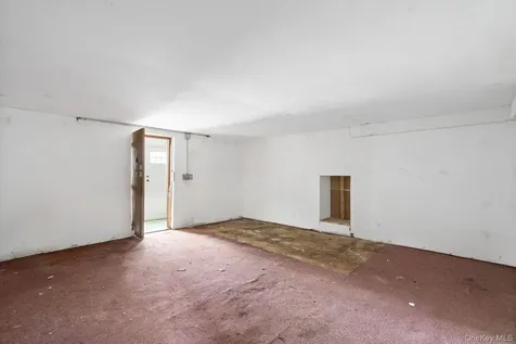 637 Violet Avenue Hyde Park NY 12538