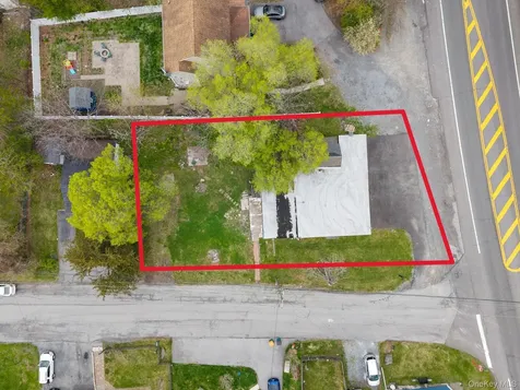 637 Violet Avenue Hyde Park NY 12538