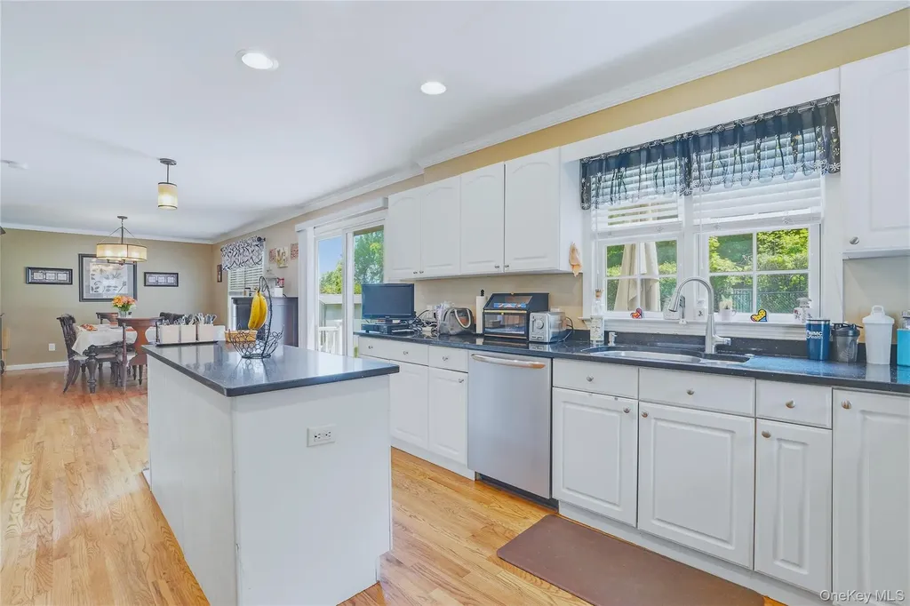 21 Evarts Avenue White Plains NY 10607