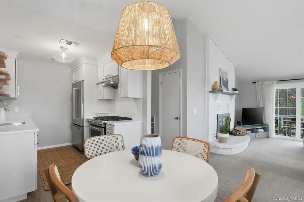 43 The Knolls Warwick NY 10990
