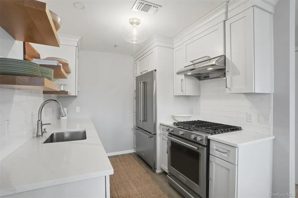 43 The Knolls Warwick NY 10990