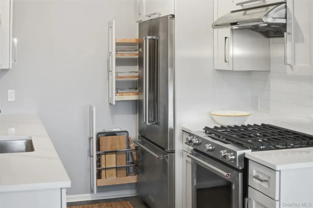 43 The Knolls Warwick NY 10990