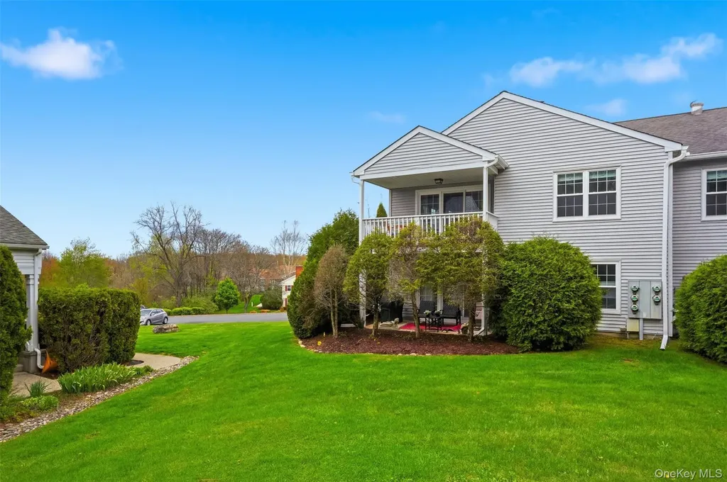 43 The Knolls Warwick NY 10990