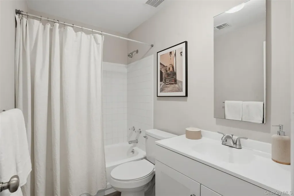43 The Knolls Warwick NY 10990