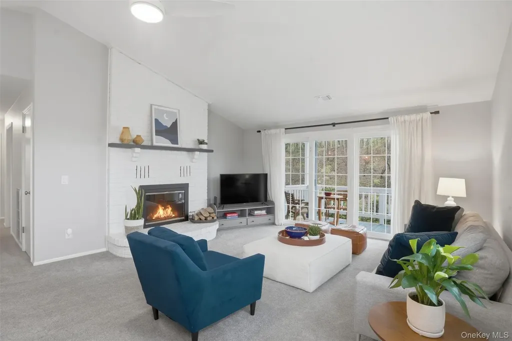43 The Knolls Warwick NY 10990