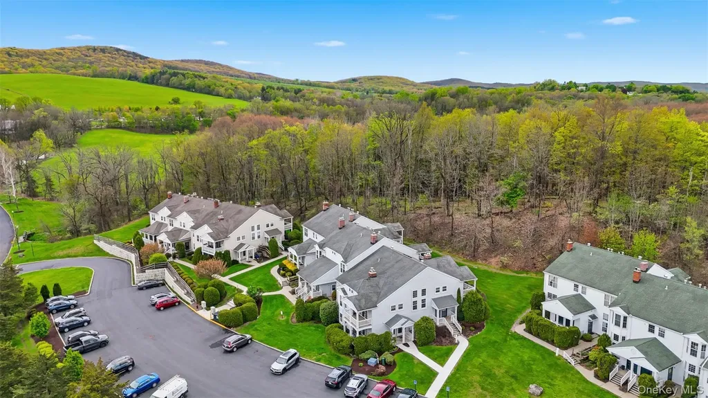 43 The Knolls Warwick NY 10990
