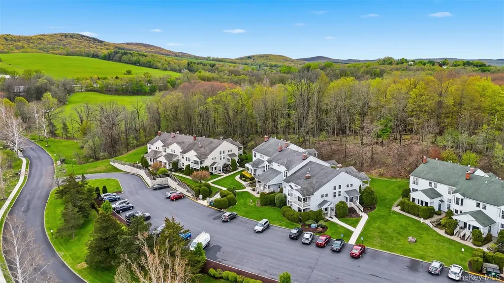 43 The Knolls Warwick NY 10990