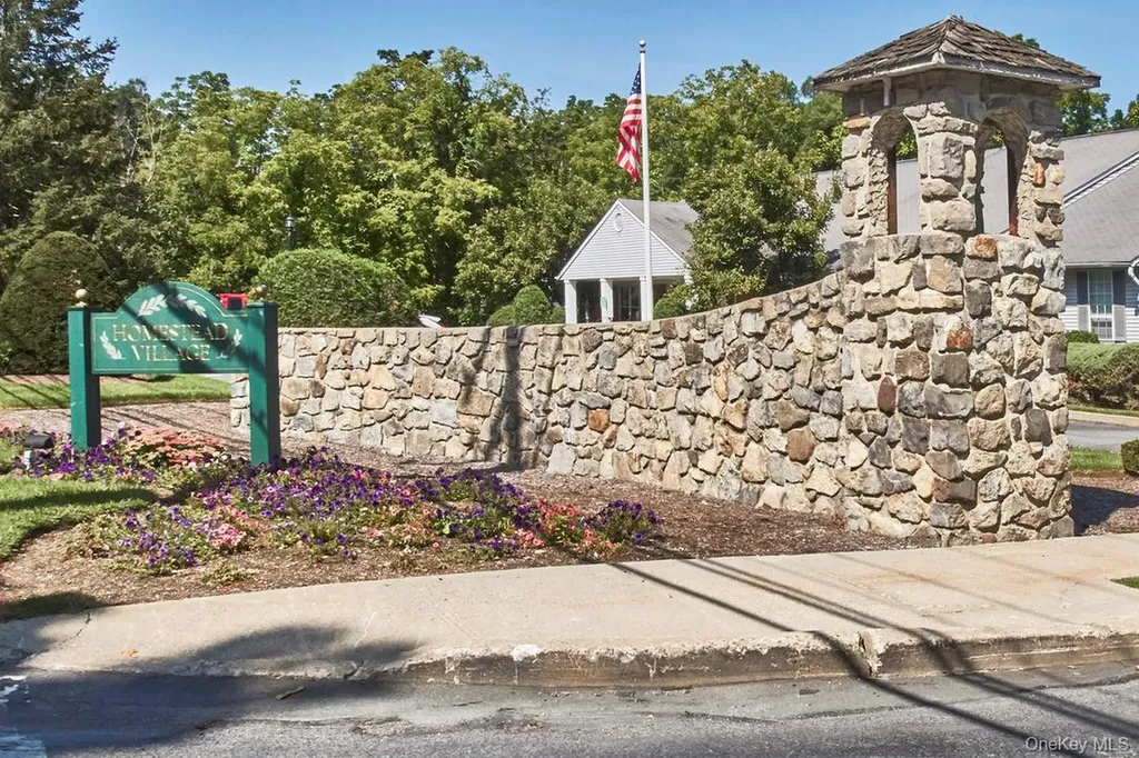 43 The Knolls Warwick NY 10990