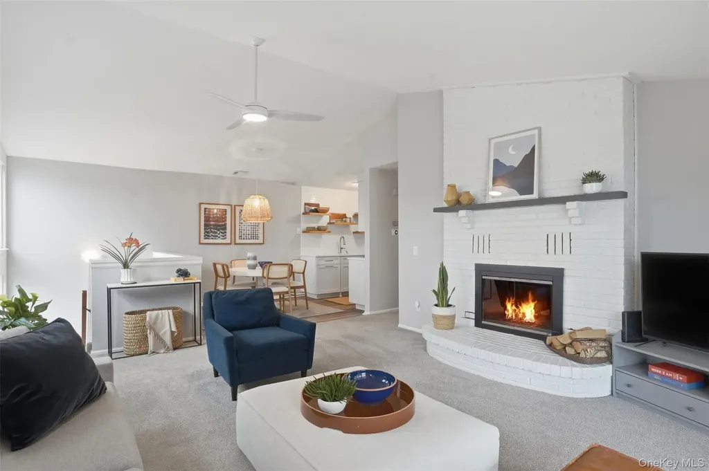 43 The Knolls Warwick NY 10990