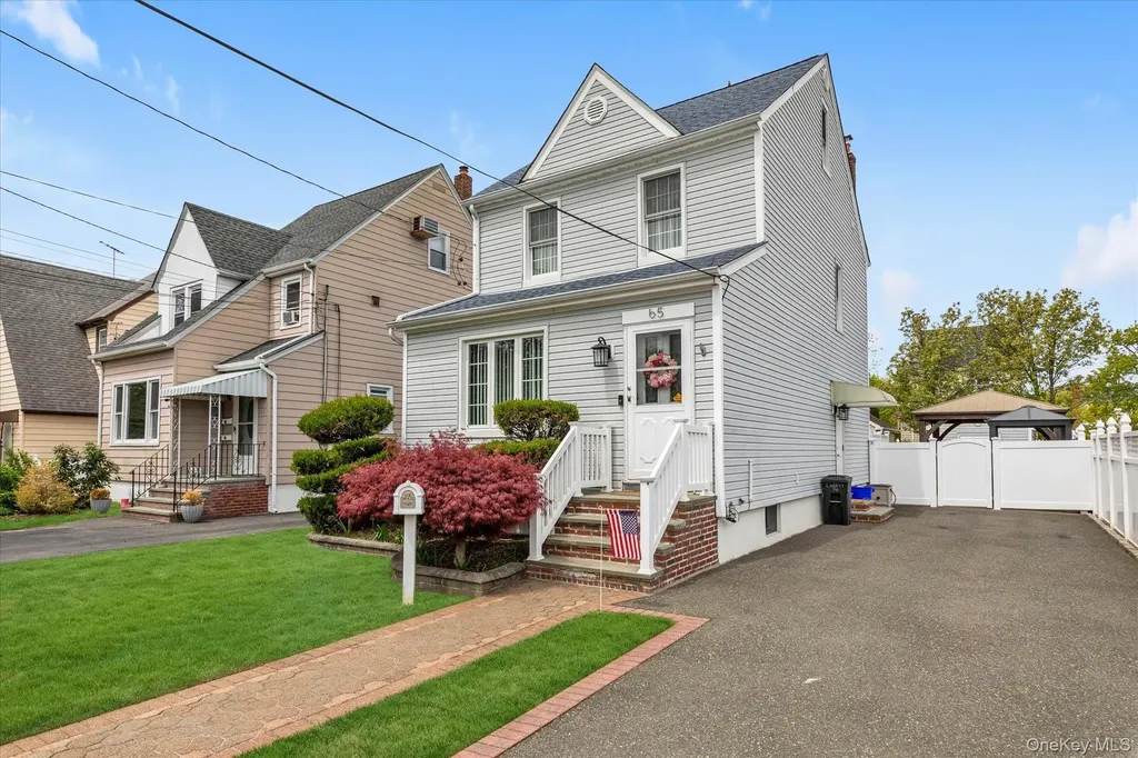 65 Liggett Road Valley Stream NY 11581