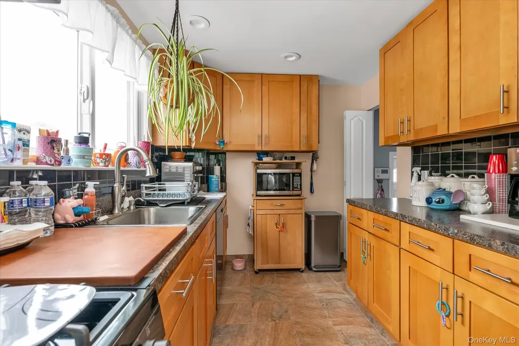 65 Liggett Road Valley Stream NY 11581