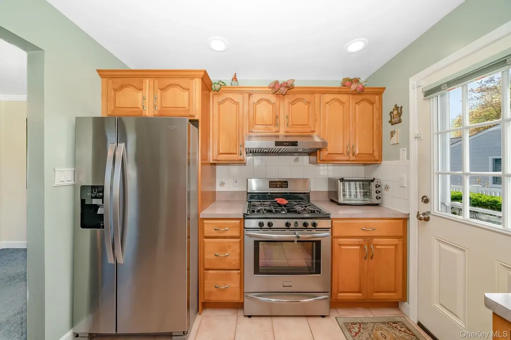 18 Byron Road Commack NY 11725