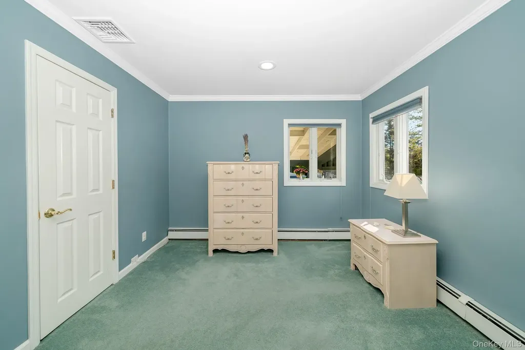 18 Byron Road Commack NY 11725