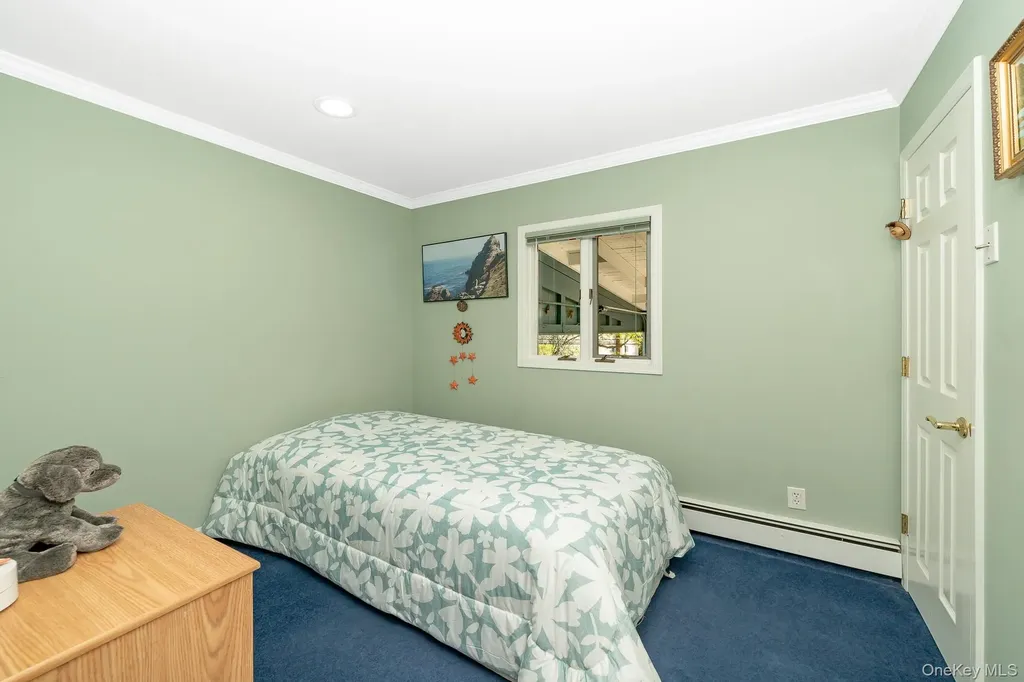 18 Byron Road Commack NY 11725
