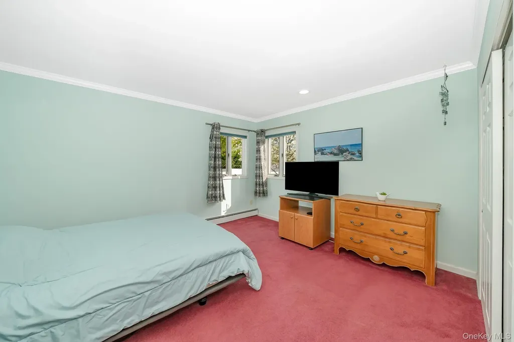 18 Byron Road Commack NY 11725