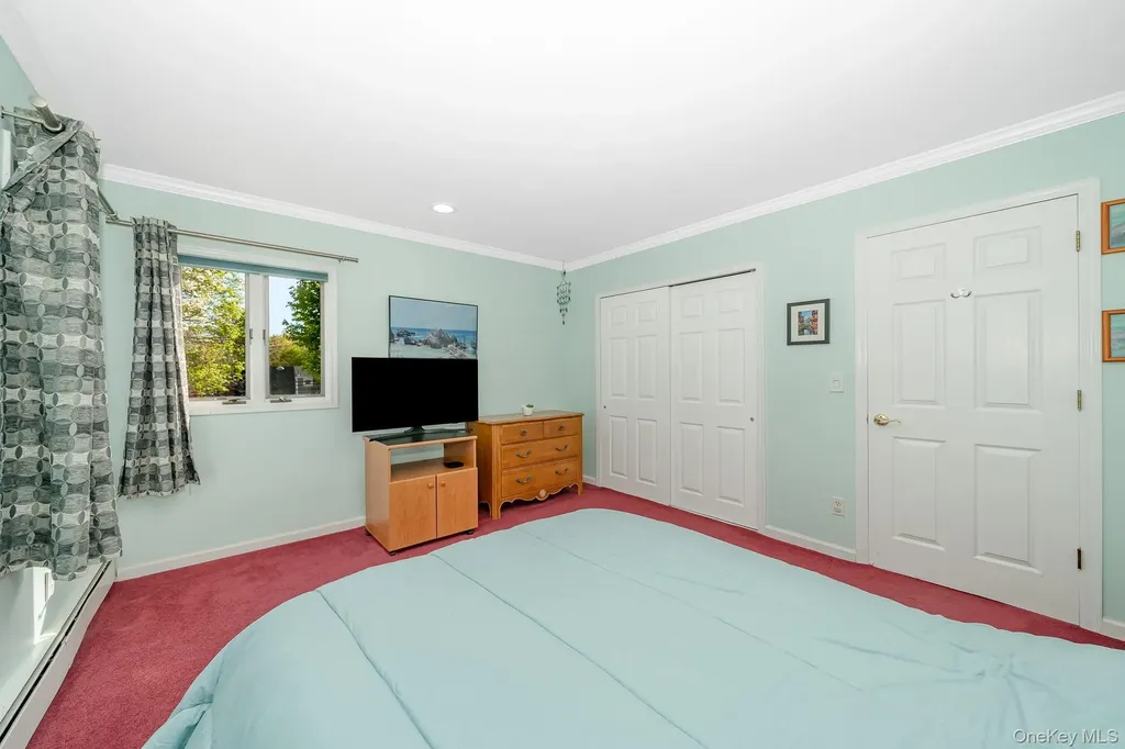 18 Byron Road Commack NY 11725