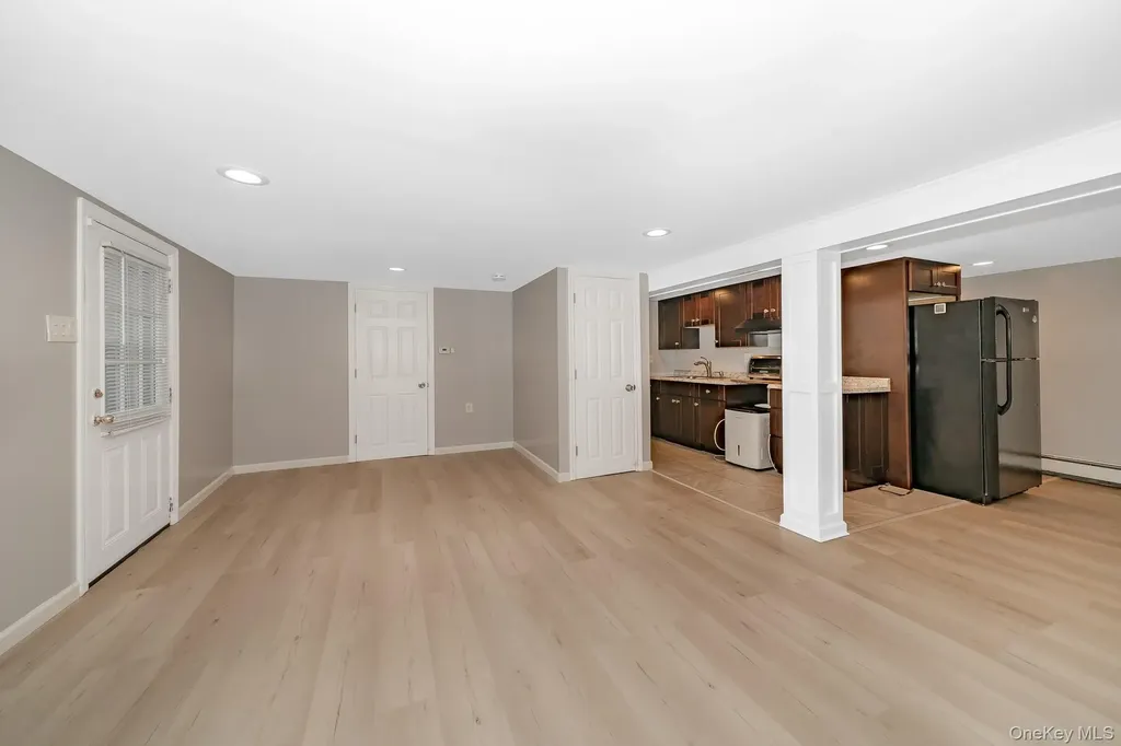 18 Byron Road Commack NY 11725