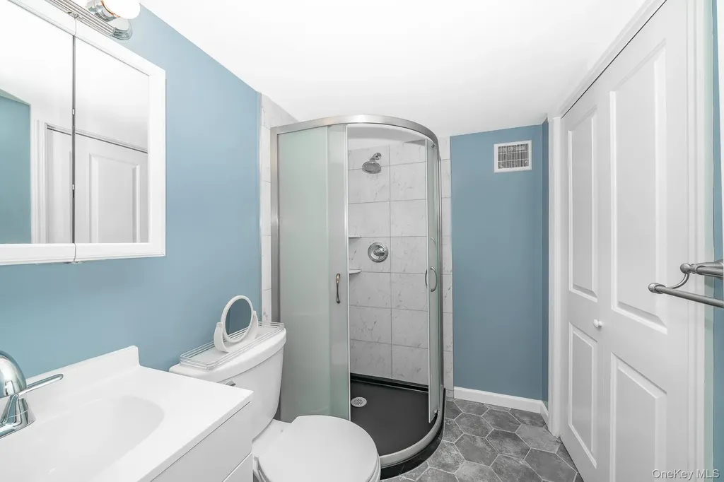 18 Byron Road Commack NY 11725