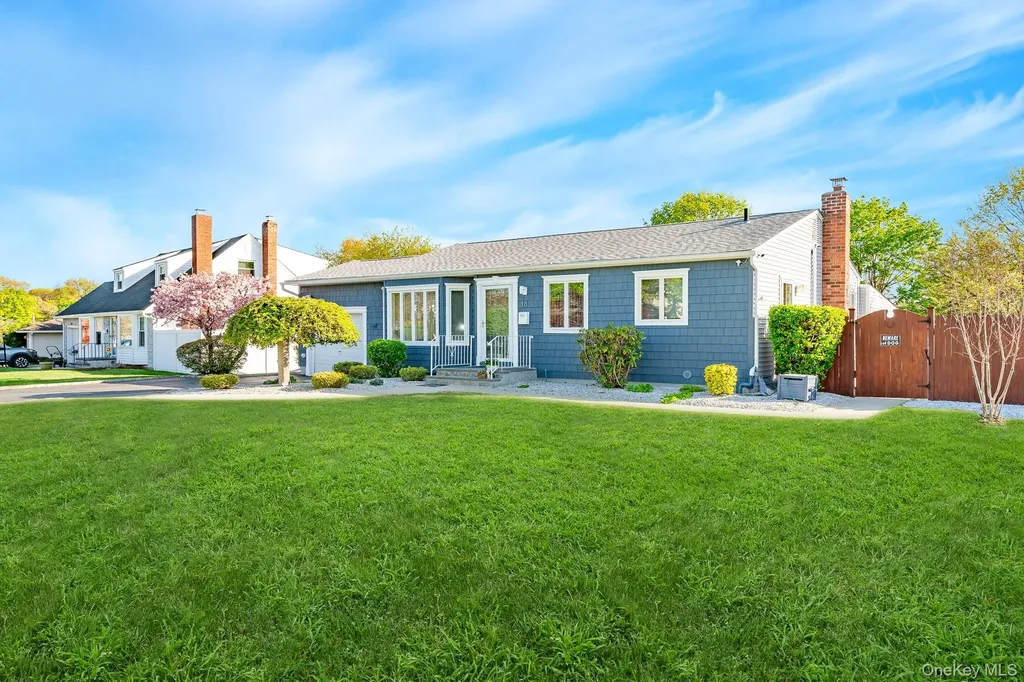18 Byron Road Commack NY 11725