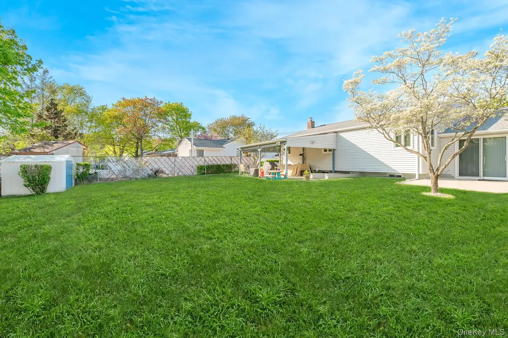 18 Byron Road Commack NY 11725