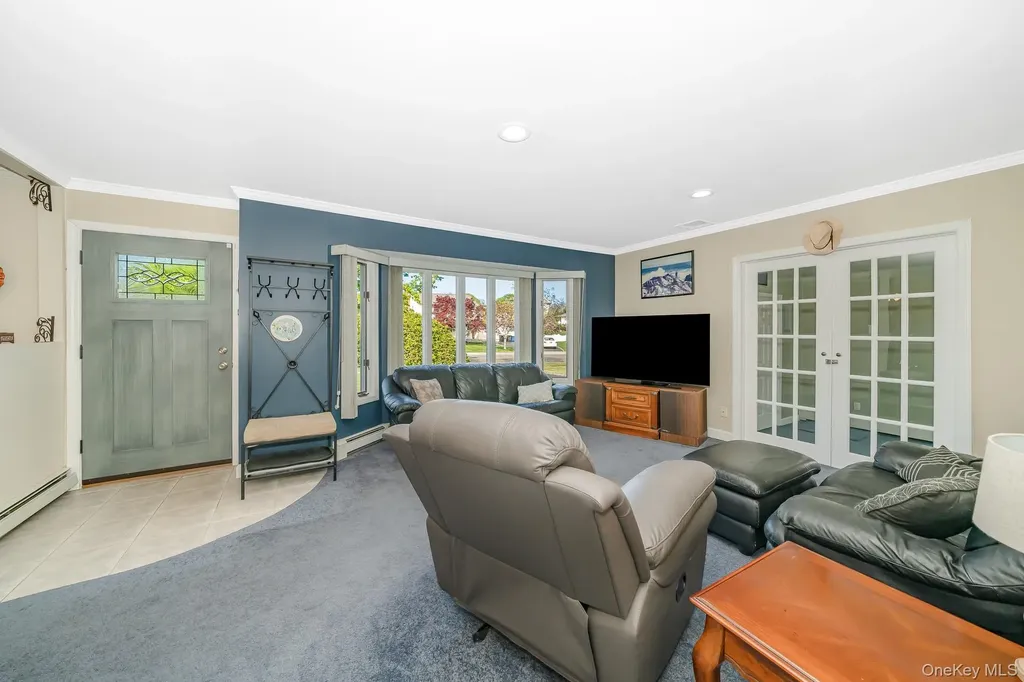 18 Byron Road Commack NY 11725