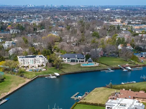 1245 Veeder Drive Hewlett Bay Park NY 11557