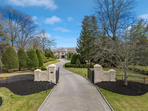 1245 Veeder Drive Hewlett Bay Park NY 11557