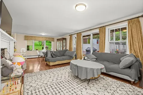 104 Forest Drive Mount Kisco NY 10549
