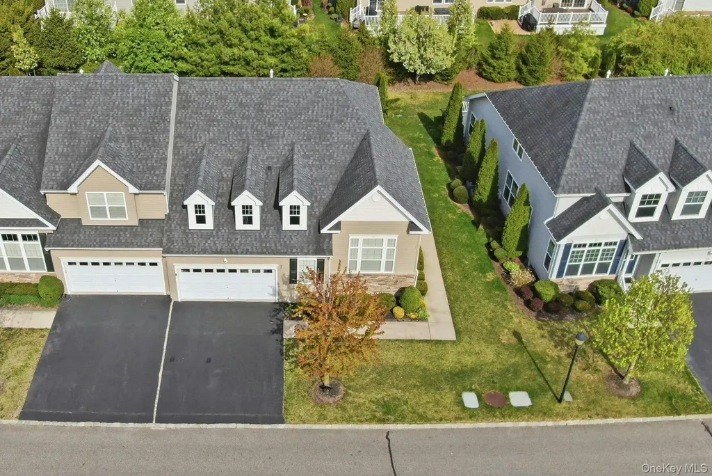 48 Augusta Drive Medford NY 11763