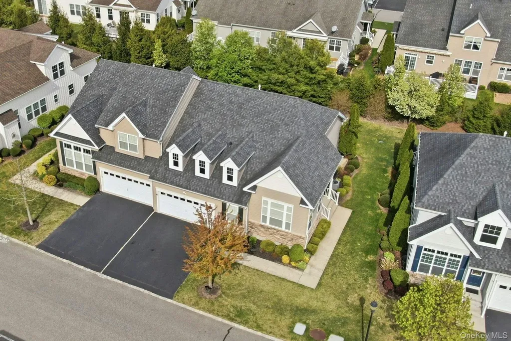 48 Augusta Drive Medford NY 11763