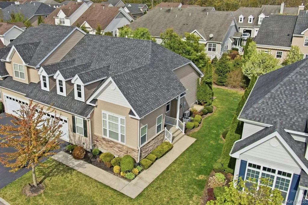 48 Augusta Drive Medford NY 11763